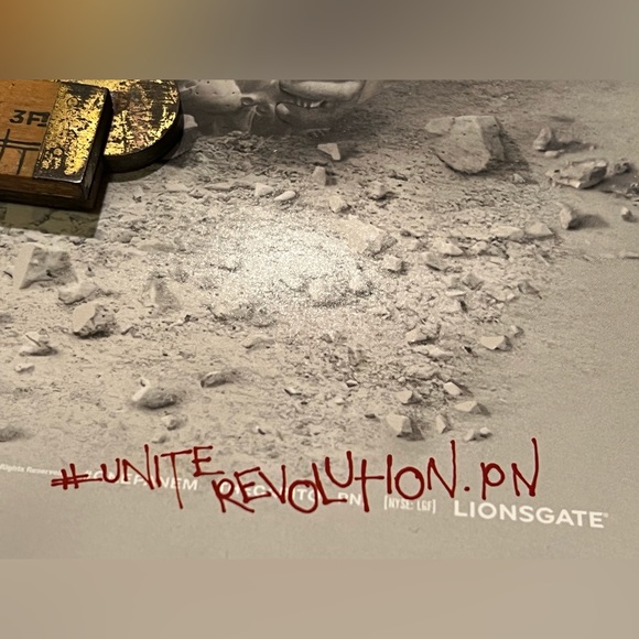 THE HUNGER GAMES: MOCKINGJAY POSTERS. - Picture 7 of 11